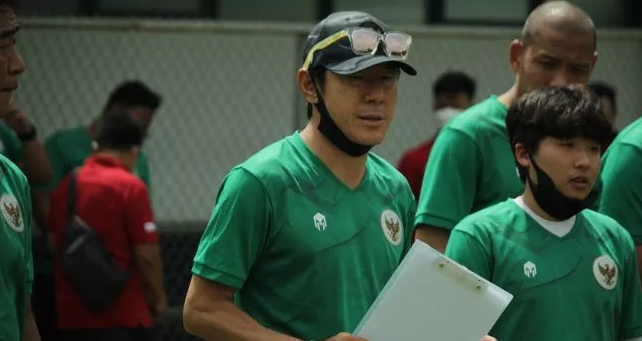 Ini Kata Shin Tae-yong Soal Insiden "Ricuh"  di Pinggir Lapangan Saat Indonesia vs Singapura